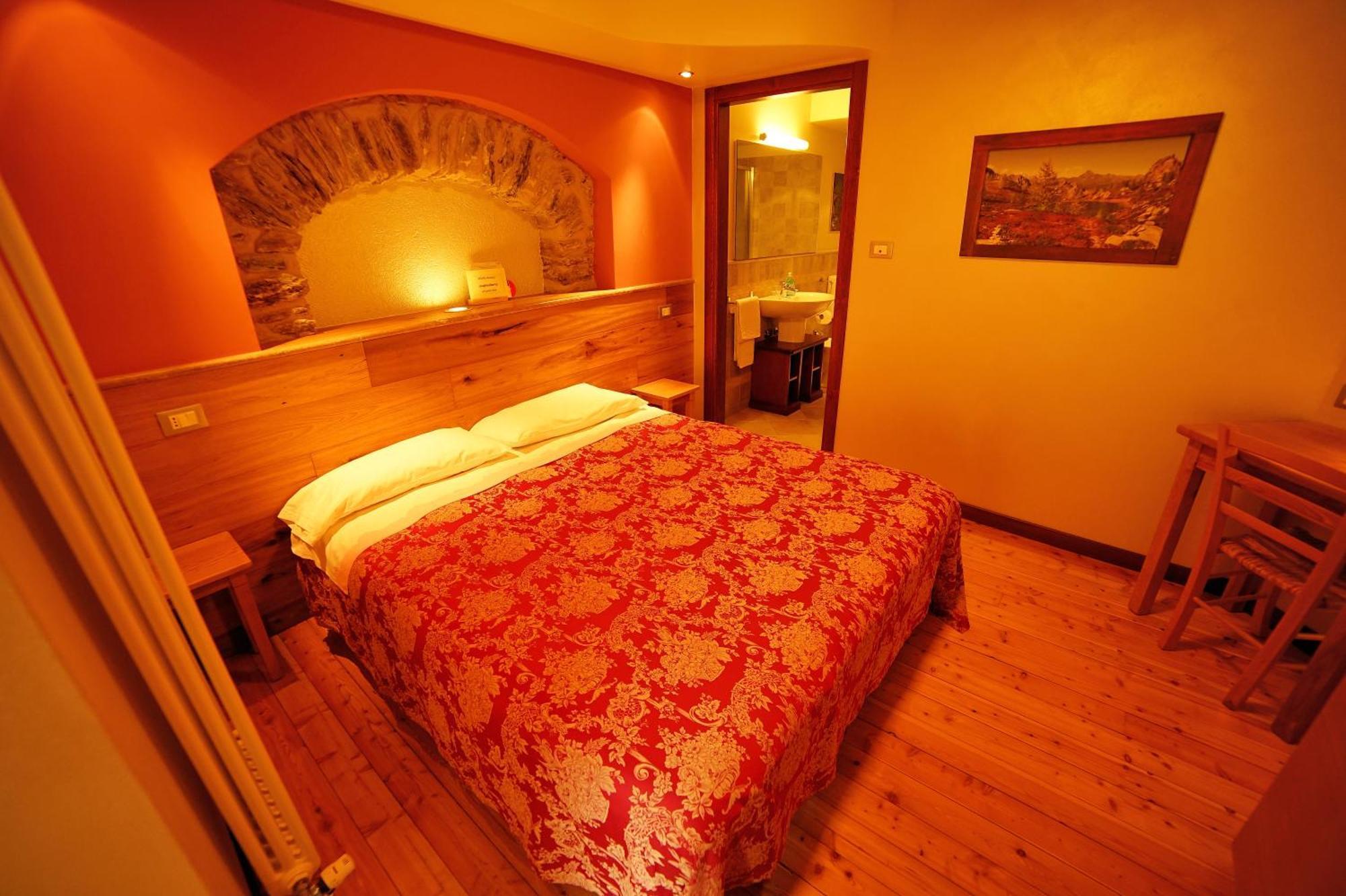 Pensione Albergo Diffuso Ceaglio Valle Maira Marmora Exterior foto